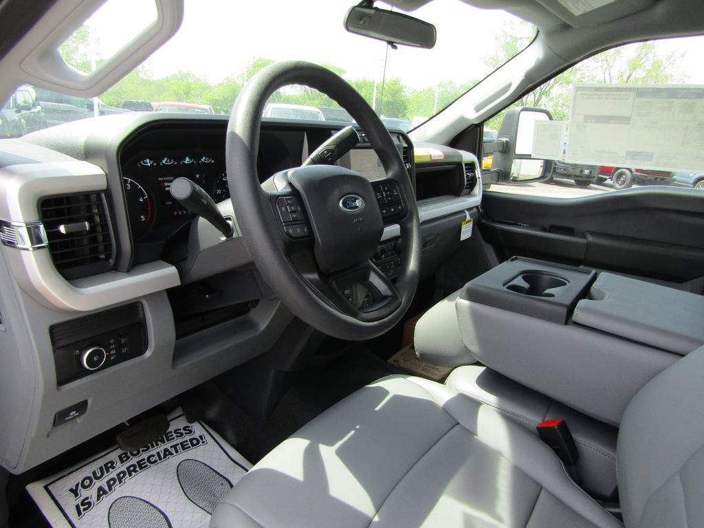 New 2026 Ford F550 4x4 Regular Cab Super Duty image 11