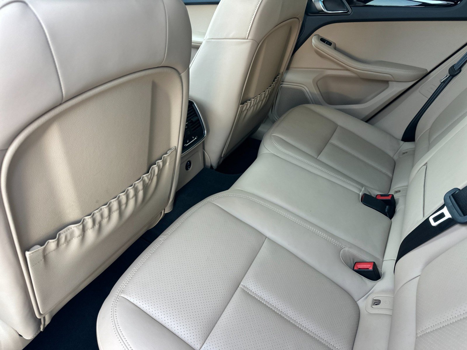 Used 2023 Porsche Macan S AWD/4WD image 13