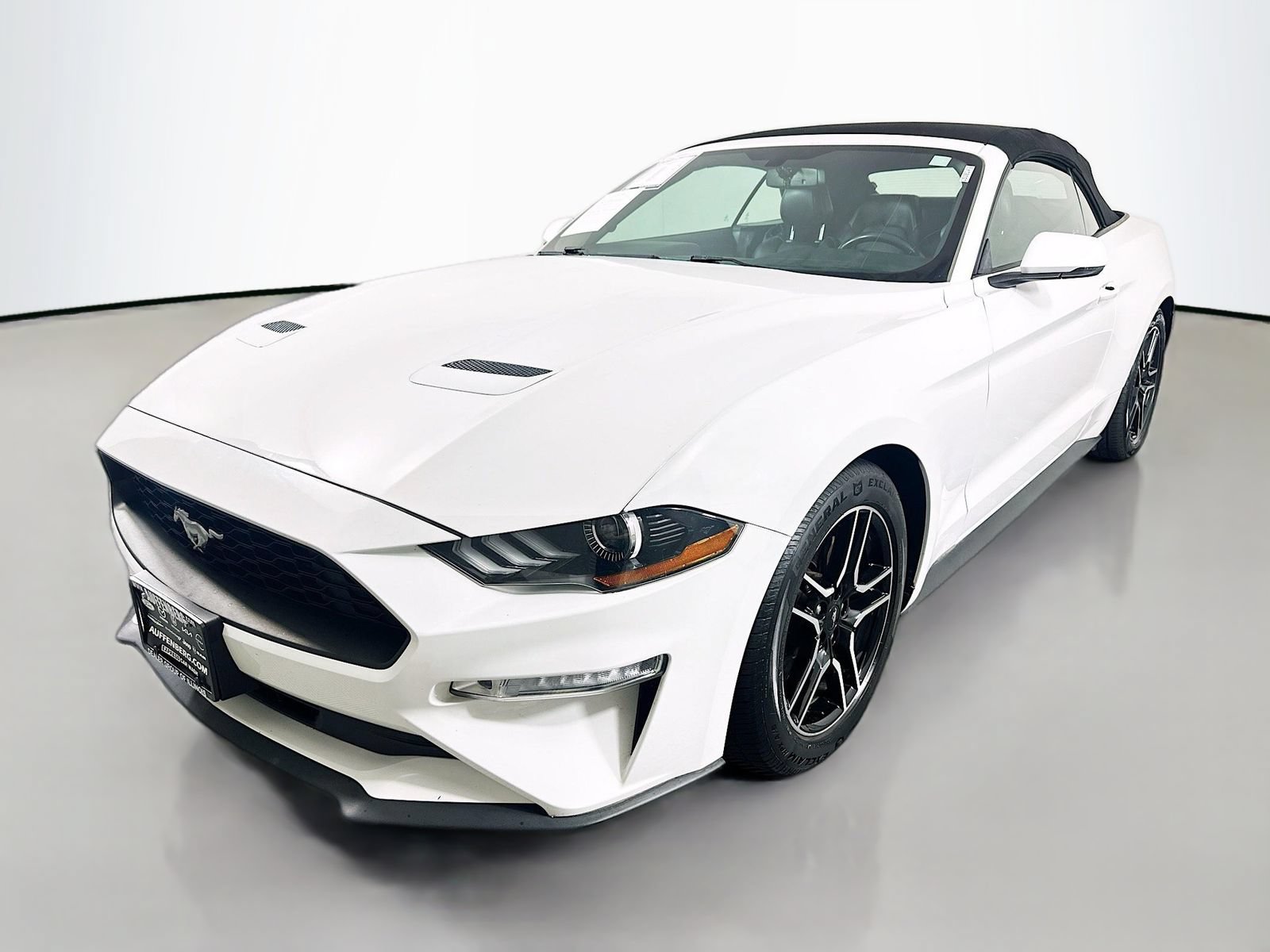 Used 2018 Ford Mustang Premium RWD image 3