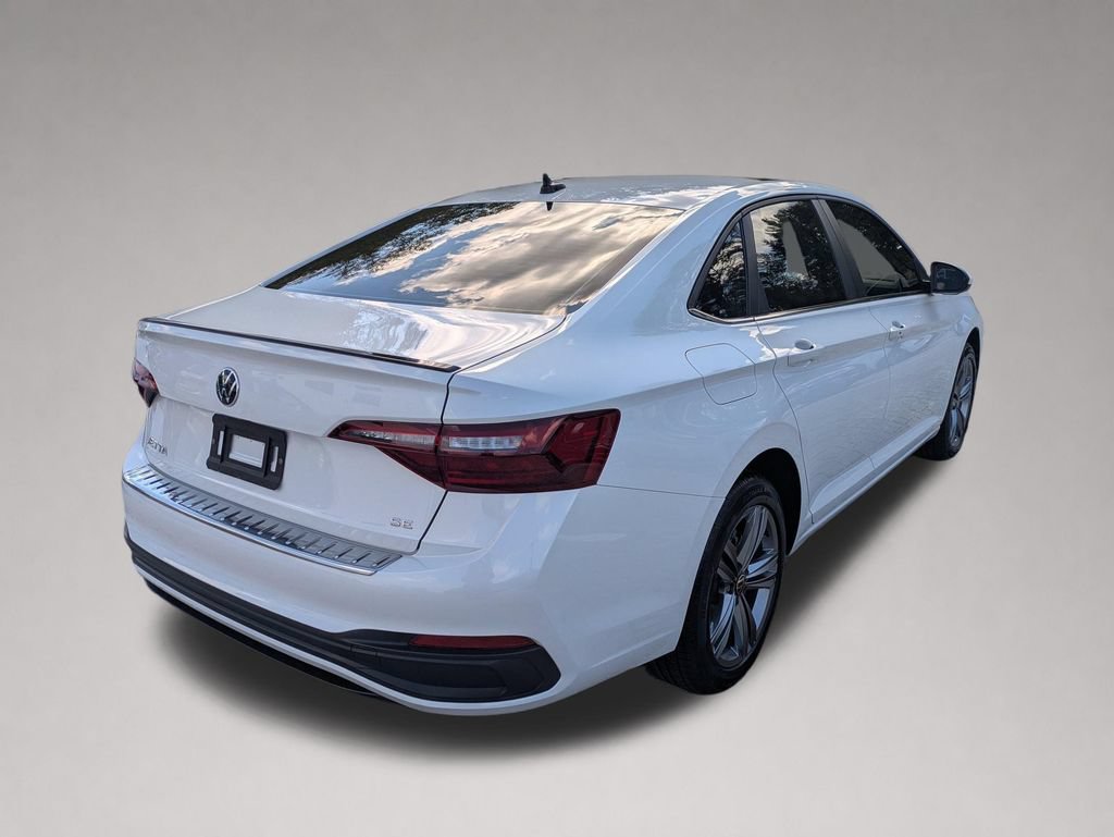 Used 2023 Volkswagen Jetta SE FWD image 3