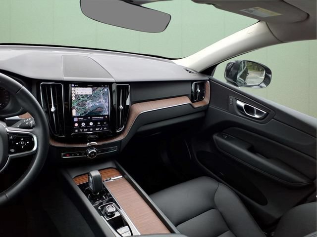 Used 2023 Volvo XC60 B5 Plus w/ Climate Package AWD/4WD image 18