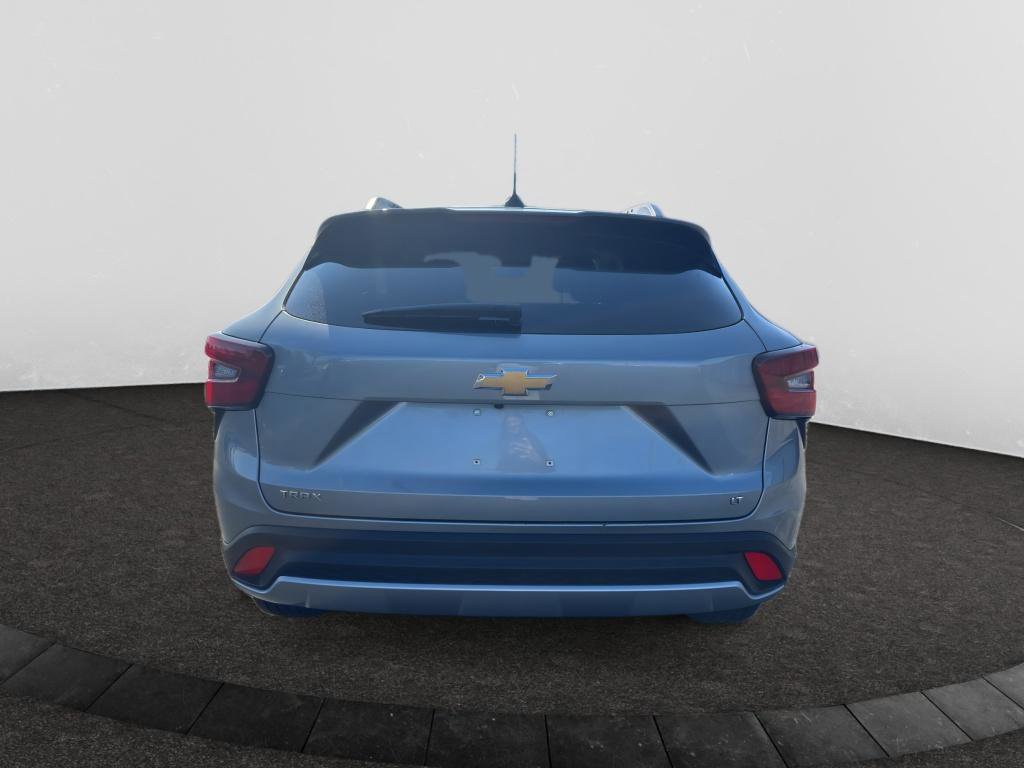 Used 2024 Chevrolet Trax LT FWD image 6
