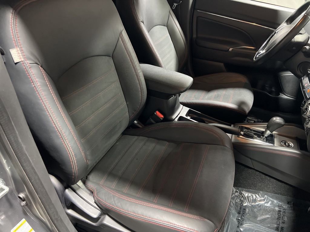 Used 2023 Mitsubishi Outlander Sport SE image 9