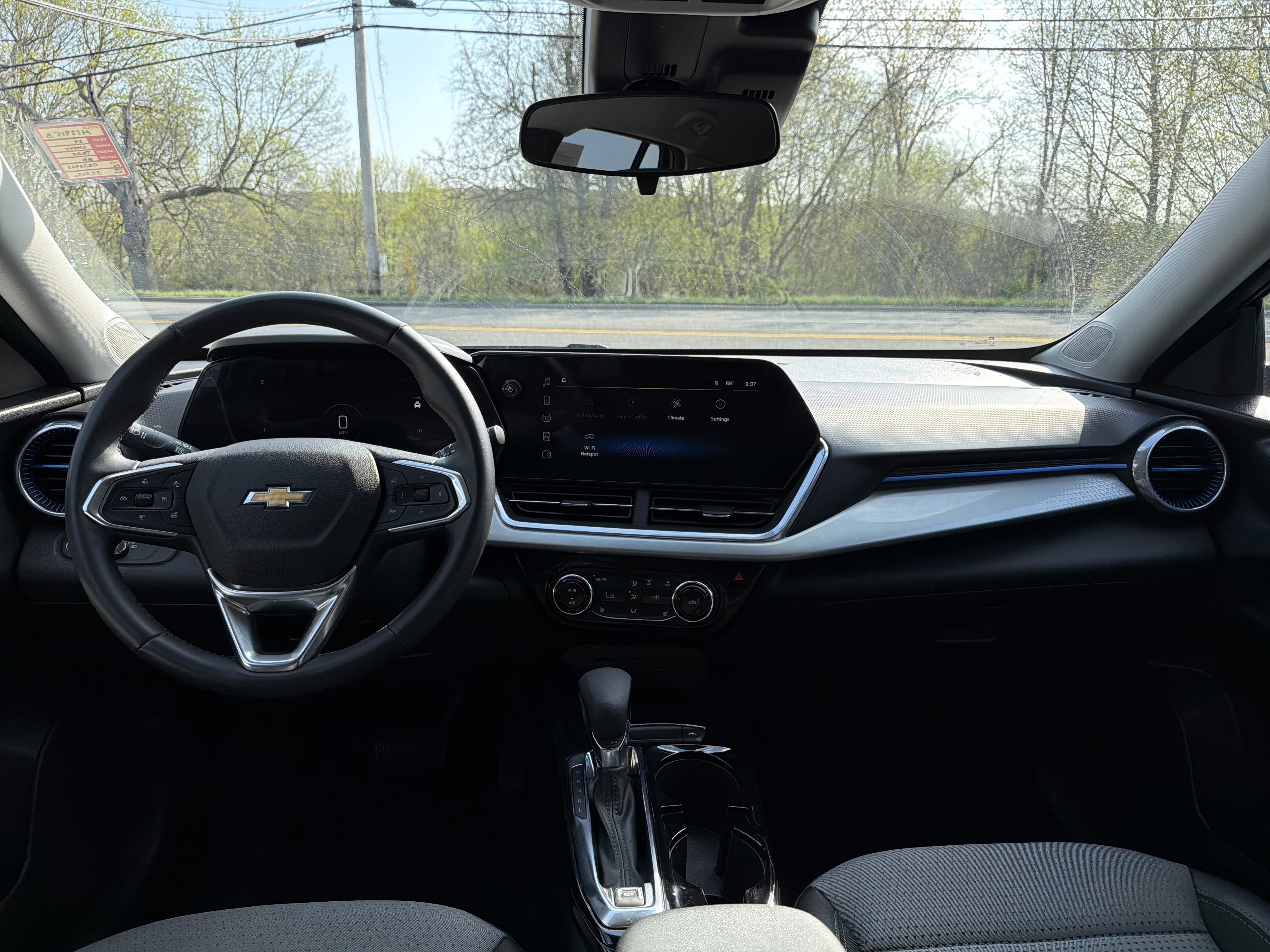 Used 2024 Chevrolet Trax LT w/ Driver Confidence Package FWD image 10