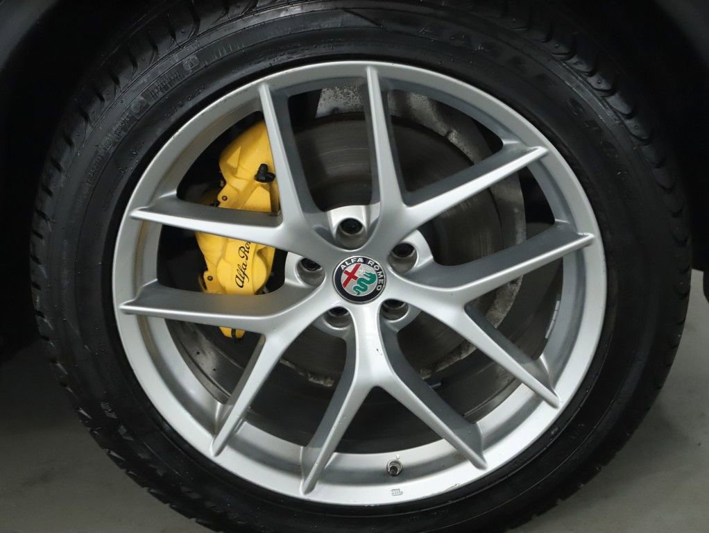 Used 2018 Alfa Romeo Stelvio Ti Sport image 10