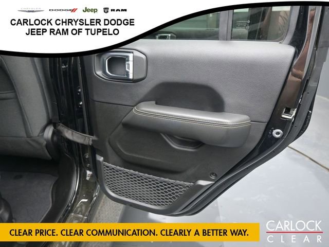 Used 2025 Jeep Wrangler Sahara image 32