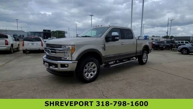 Used 2017 Ford F250 Lariat w/ Lariat Ultimate Package AWD/4WD image 4