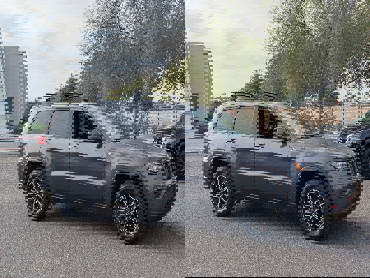 Used 2021 Jeep Grand Cherokee Trailhawk image 6