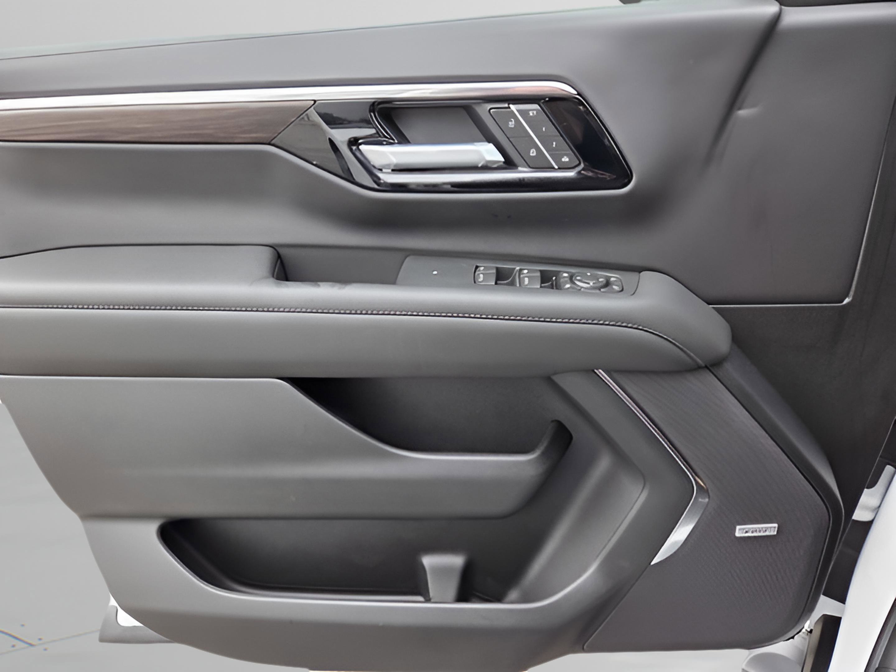 New 2026 Chevrolet Suburban Z71 w/ Comfort Package image 24