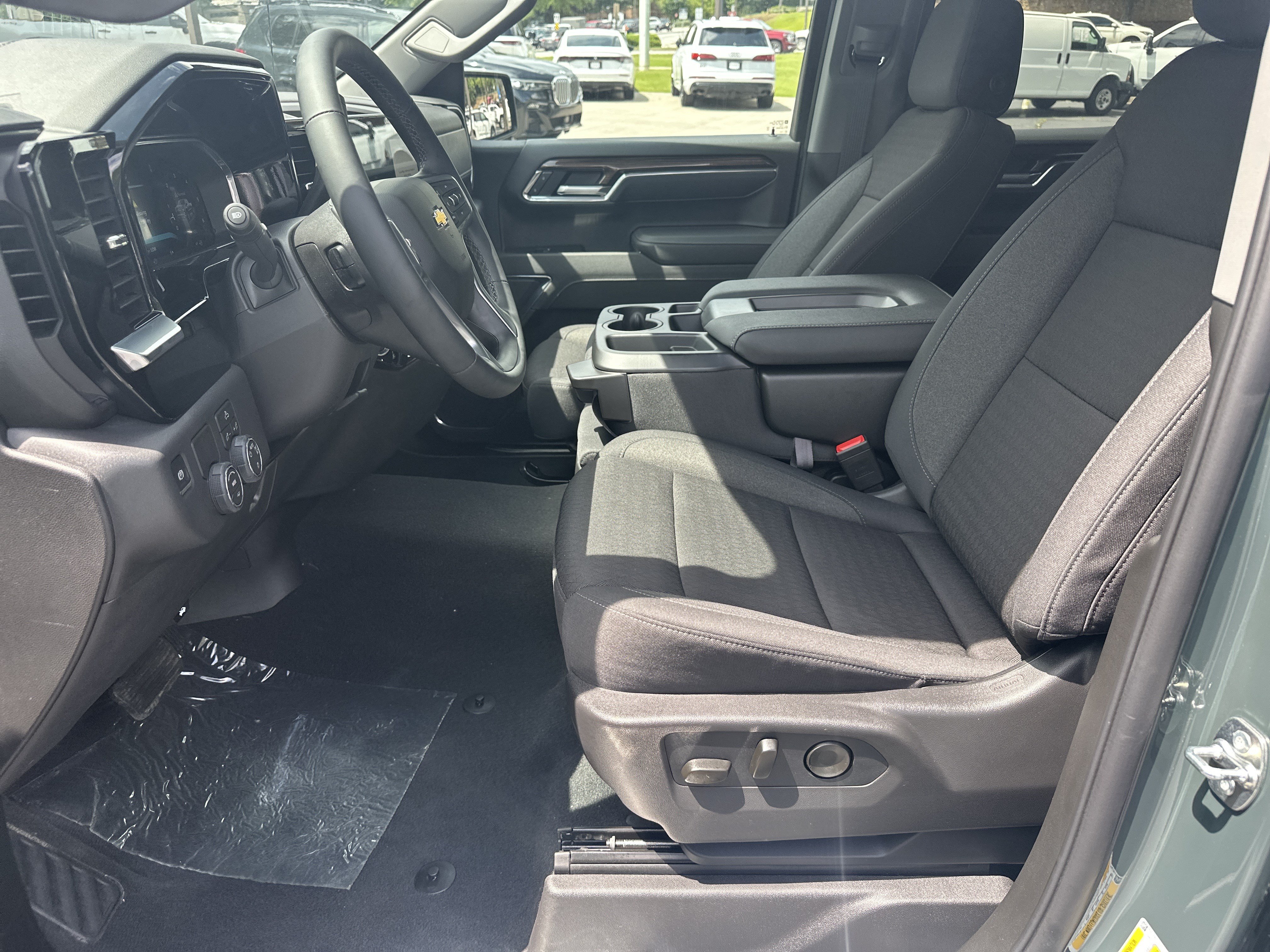 Certified 2026 Chevrolet Silverado 1500 LT RWD image 9