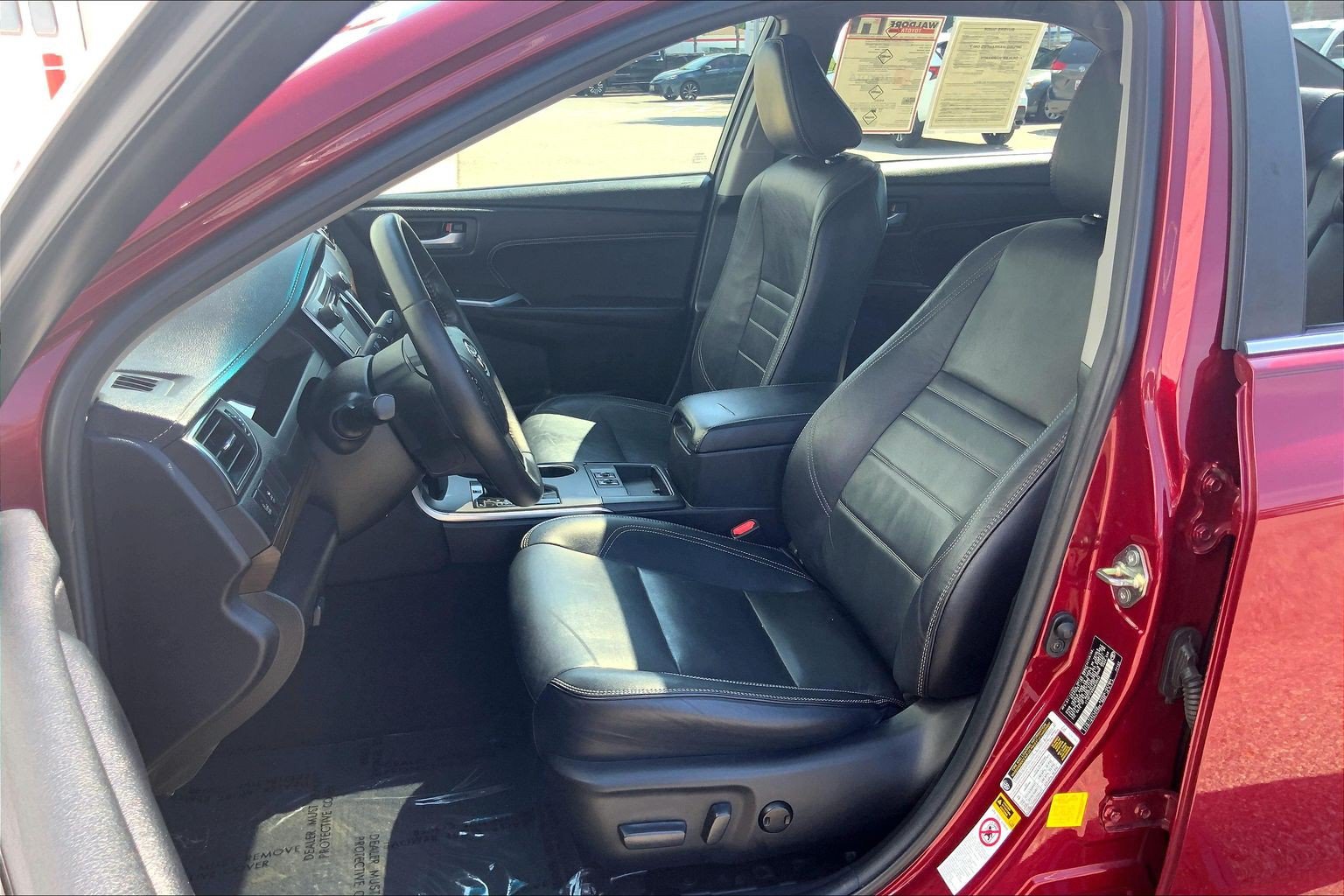 Used 2017 Toyota Camry XLE w/ Moonroof Package FWD image 30