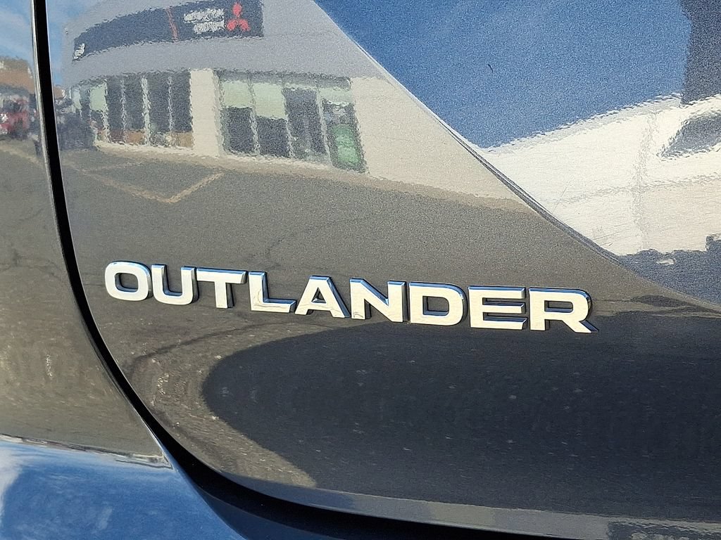 Used 2024 Mitsubishi Outlander SE AWD/4WD image 35