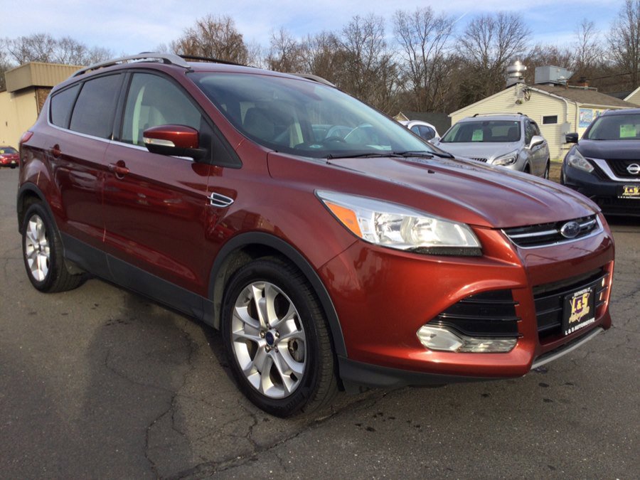 Used 2016 Ford Escape Titanium image 3