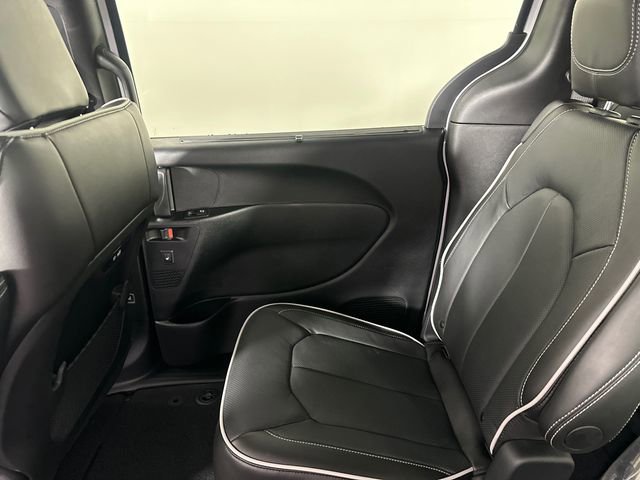 New 2026 Chrysler Pacifica Limited w/ S Appearance Package AWD/4WD image 16