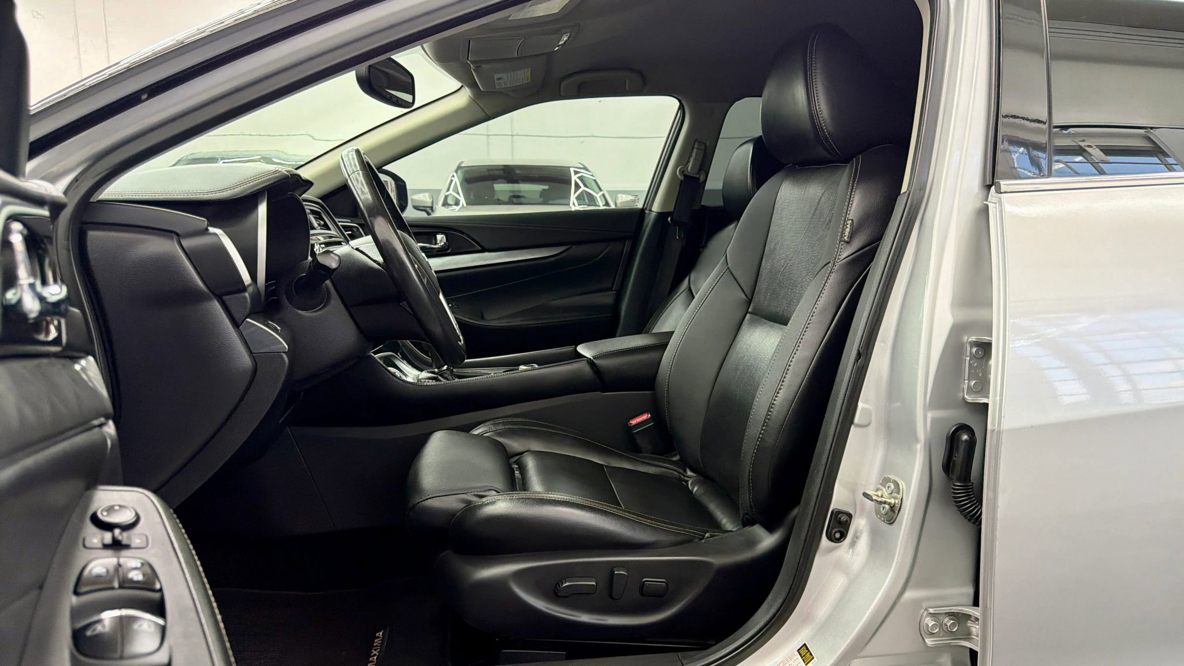 Used 2018 Nissan Maxima 3.5 SV image 9