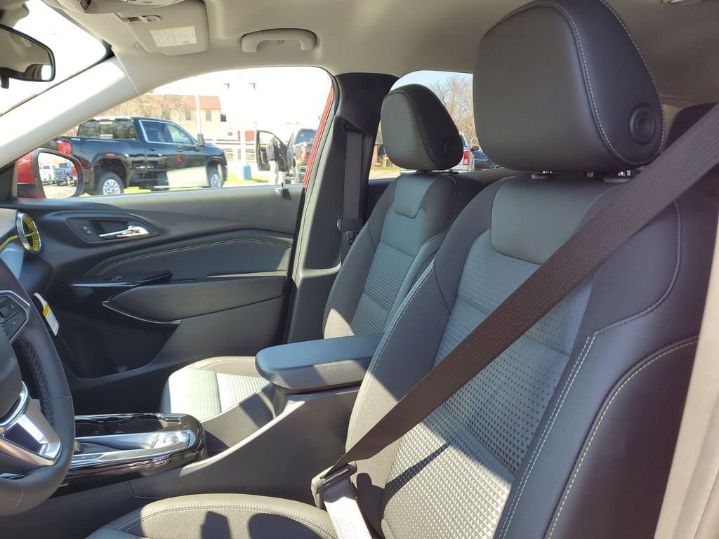New 2026 Chevrolet Trax LT w/ Driver Confidence Package FWD image 15