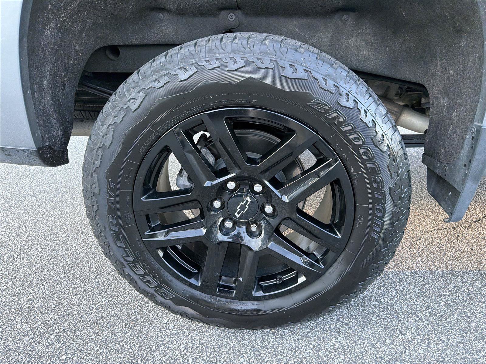 Used 2025 Chevrolet Silverado 1500 LT Trail Boss w/ Convenience Package II AWD/4WD image 16