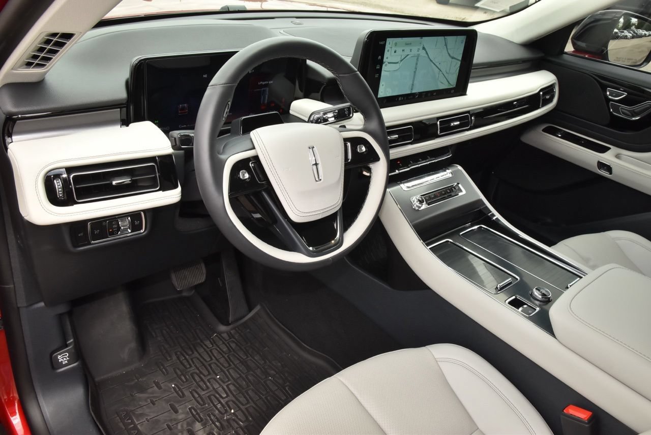 New 2026 Lincoln Aviator AWD image 33