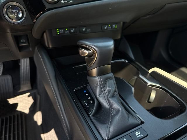 Used 2025 Lexus ES 300h w/ Premium Package FWD image 24