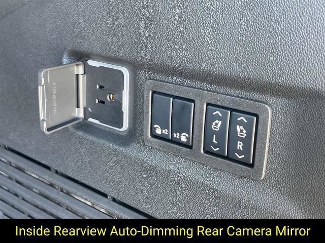 New 2025 Chevrolet Suburban High Country image 44