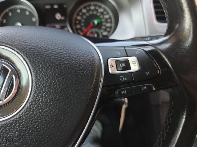 Used 2016 Volkswagen Golf S FWD image 30