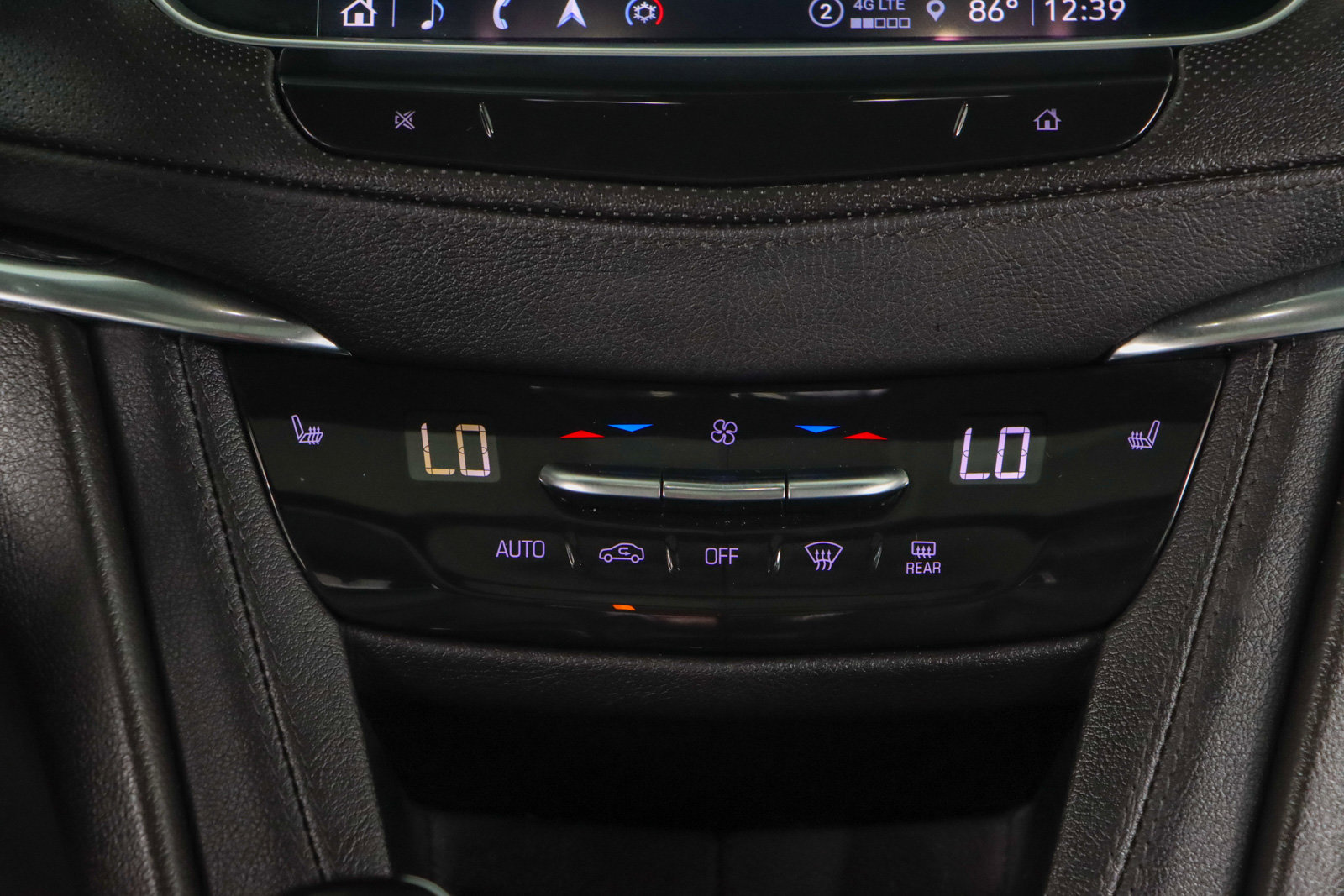 Used 2022 Cadillac XT5 Premium Luxury w/ LPO, Floor Liner Package image 20