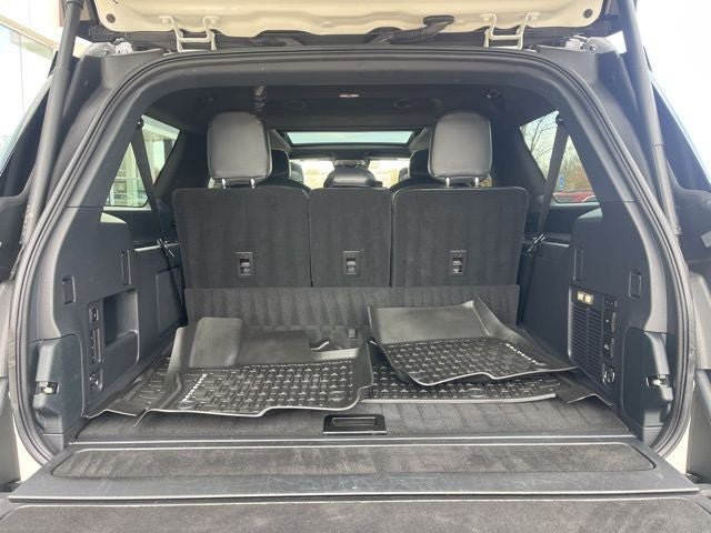 Used 2025 Lincoln Navigator L Black Label AWD/4WD image 13