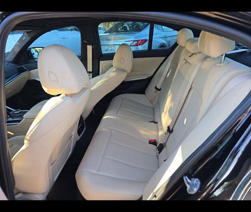 Used 2021 BMW 330i Sedan w/ Convenience Package RWD image 7