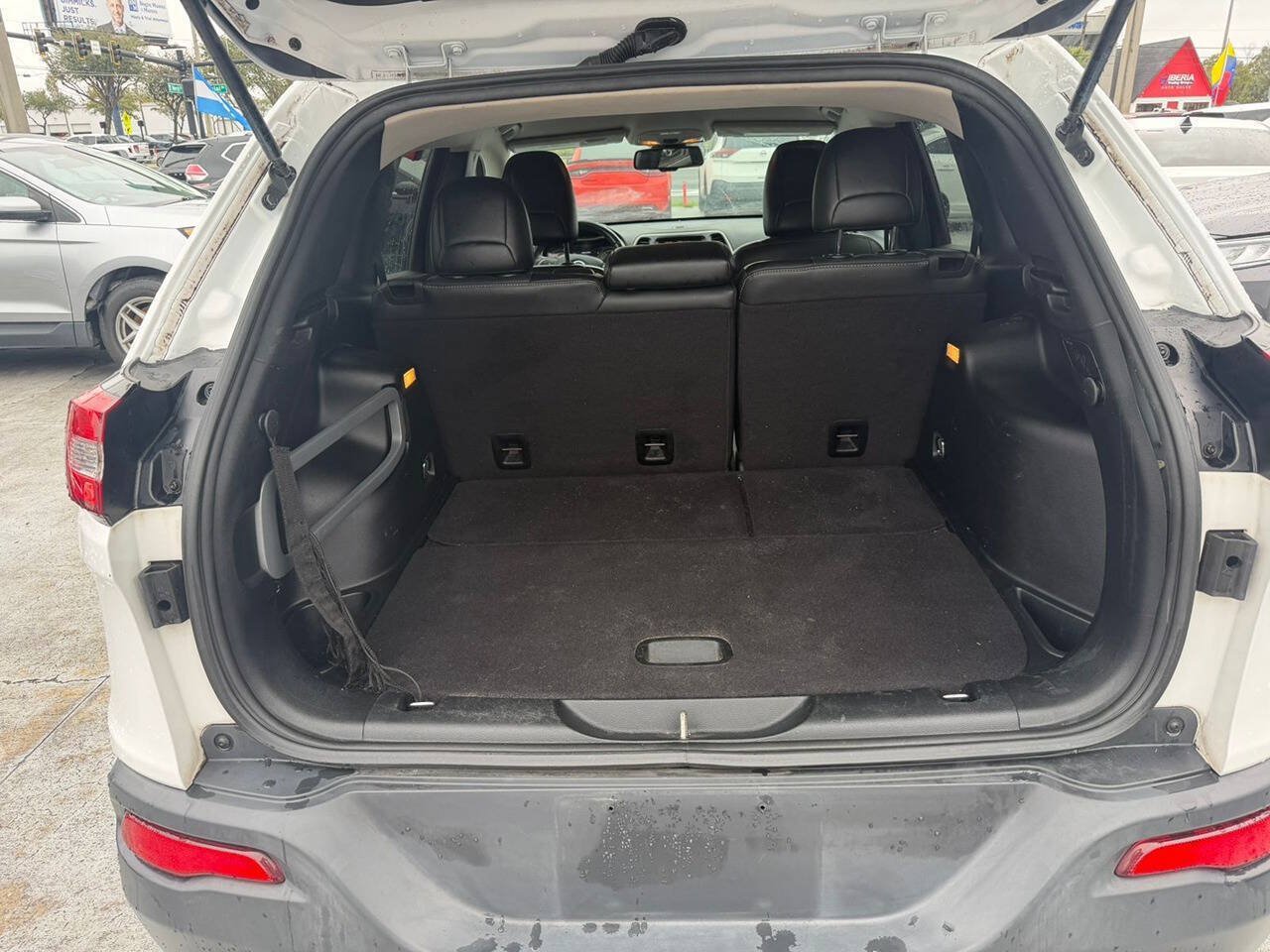 Used 2017 Jeep Cherokee Limited FWD image 14