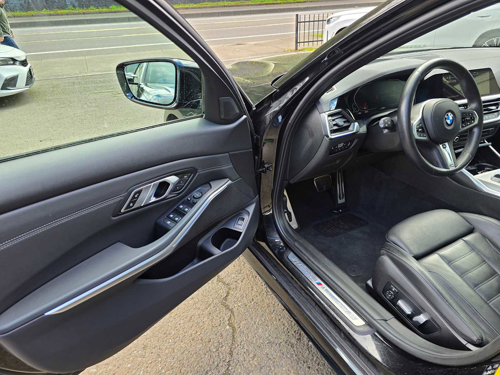 Used 2021 BMW 330i xDrive Sedan w/ M Sport Package image 19