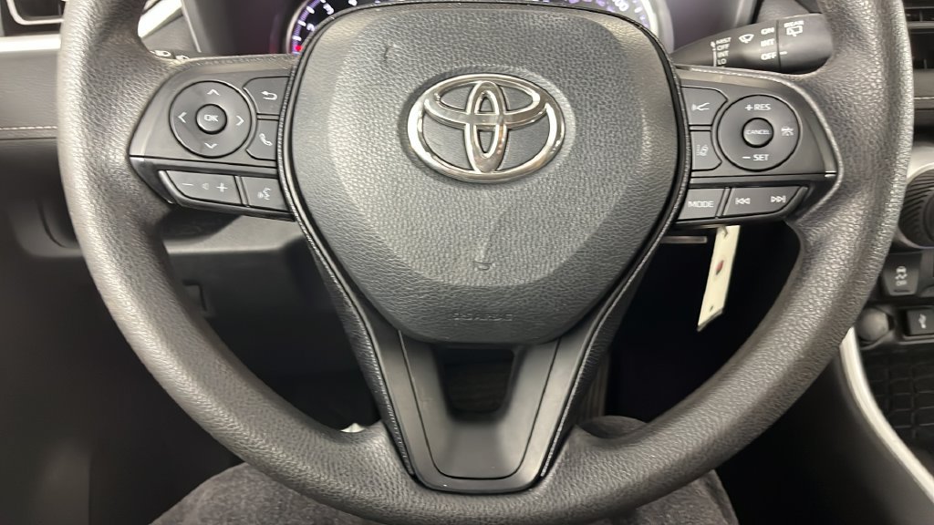 Used 2020 Toyota RAV4 LE w/ All Weather Liner Package AWD/4WD image 23