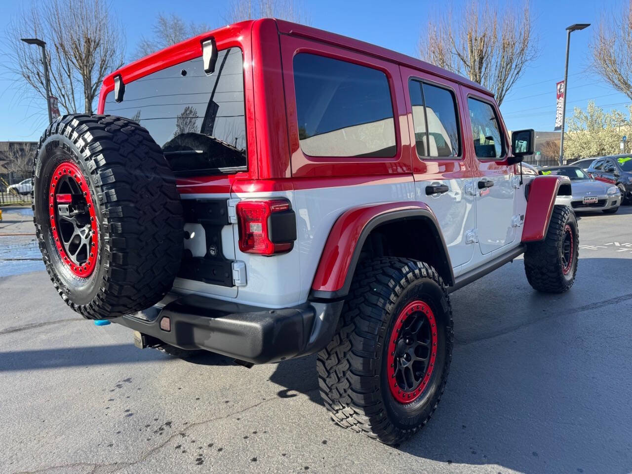 Used 2023 Jeep Wrangler Unlimited w/ Sun & Screen Package AWD/4WD image 5