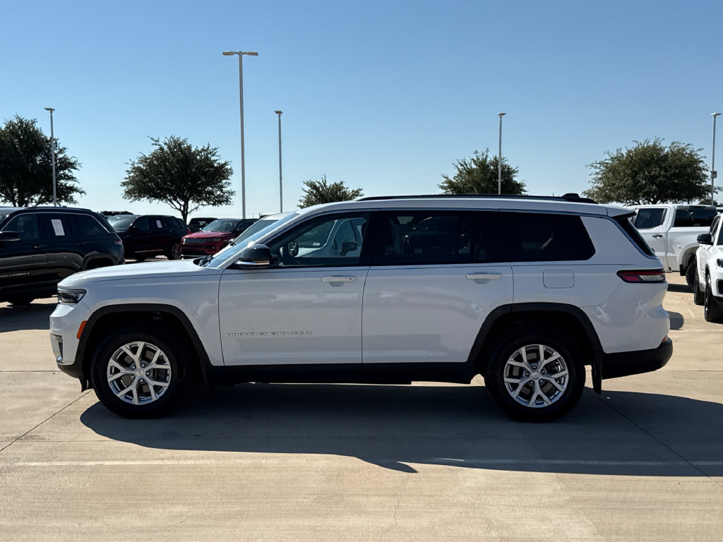 Used 2023 Jeep Grand Cherokee L Limited w/ MOPAR Finishing Package AWD/4WD image 5
