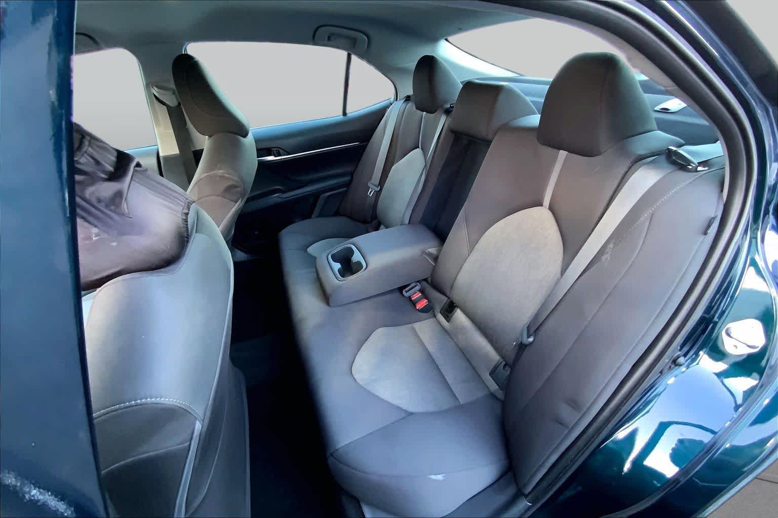 Used 2021 Toyota Camry LE FWD image 18