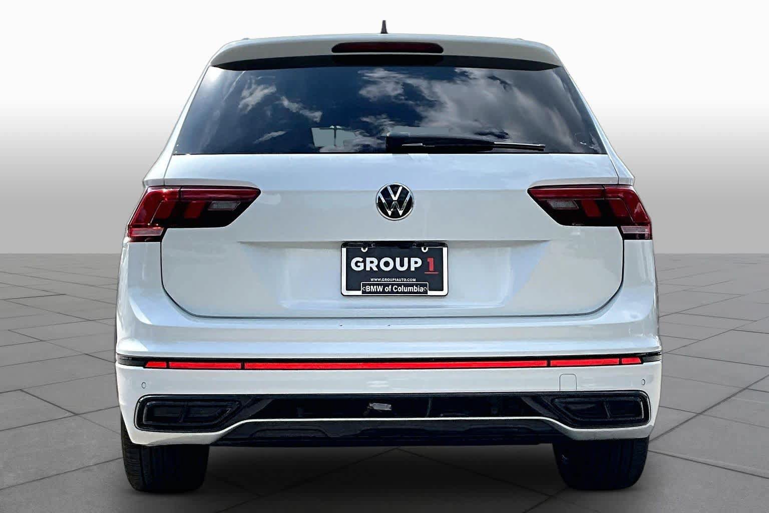 Used 2024 Volkswagen Tiguan SE R-Line FWD image 4