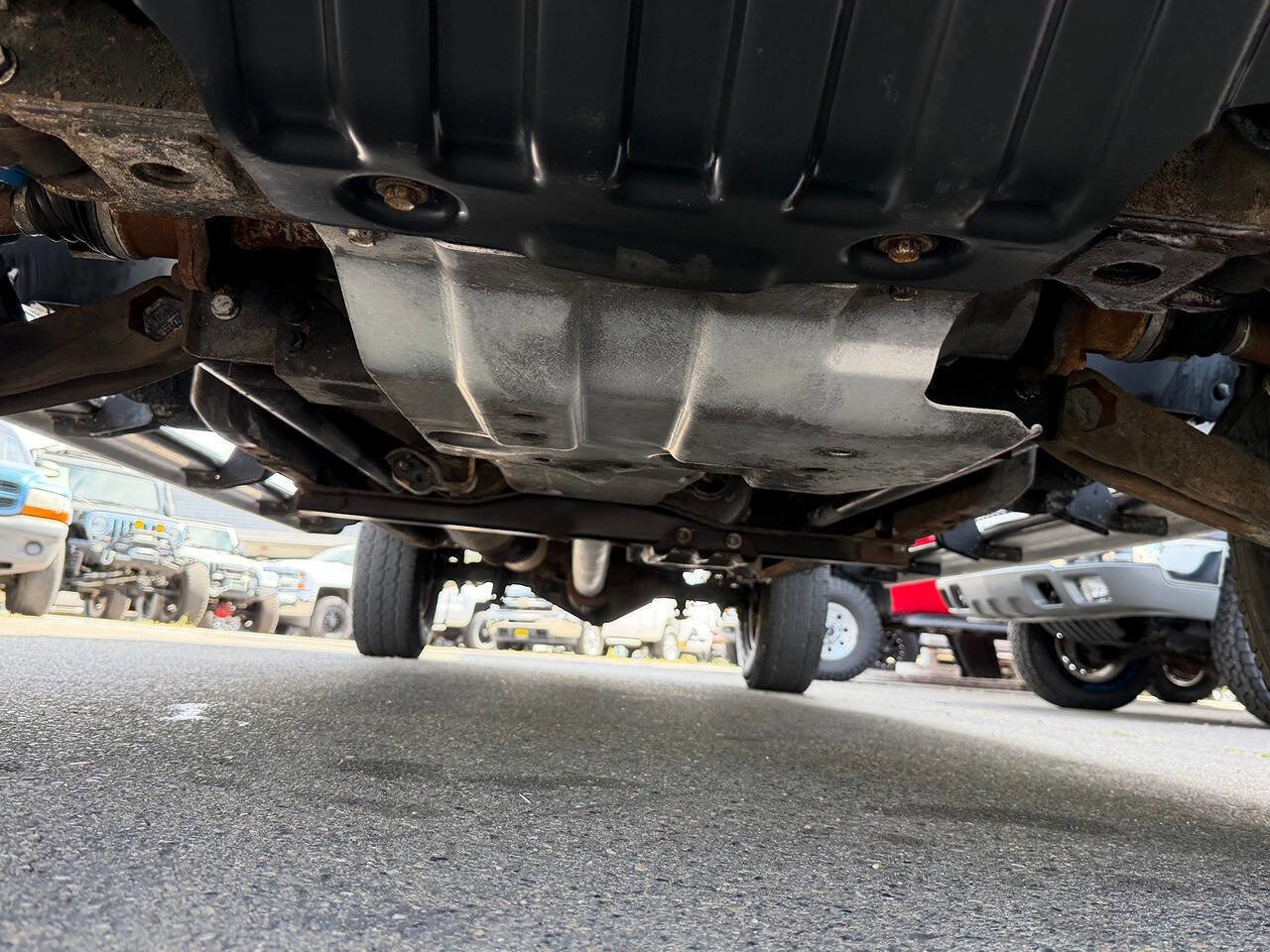 Used 2010 GMC Sierra 2500 SLE w/ Suspension Package, Off-Road image 41