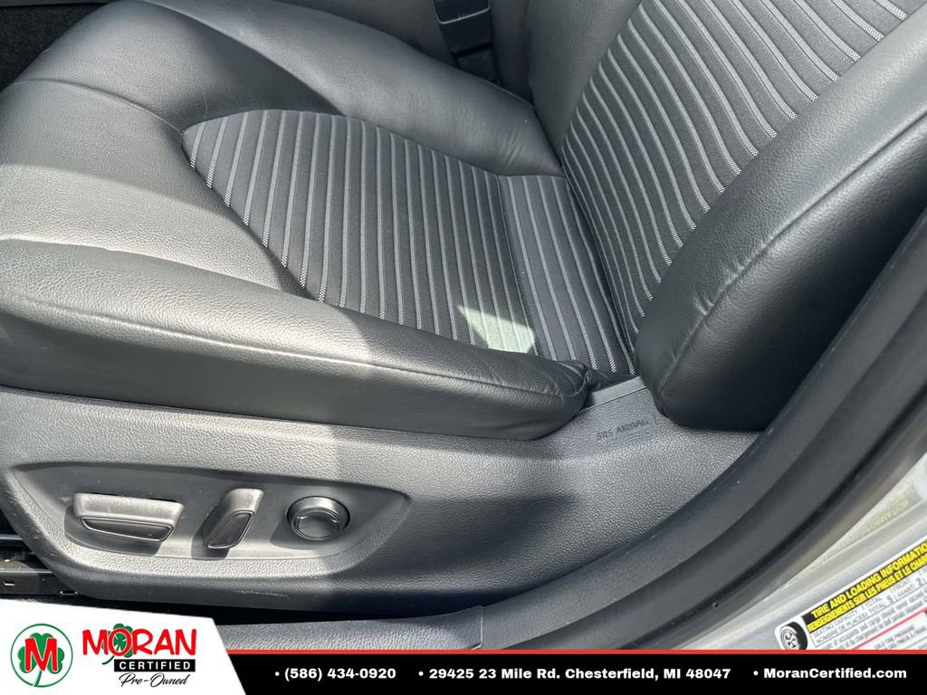 Used 2024 Toyota Camry SE FWD image 17
