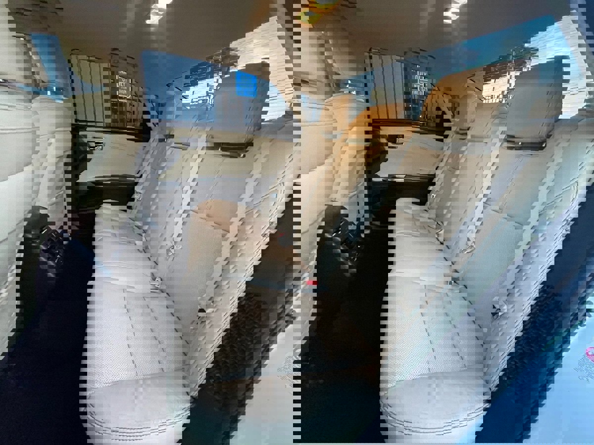 Used 2018 Toyota Avalon Limited FWD image 15