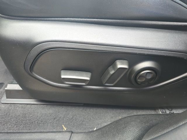 Used 2022 Jeep Grand Cherokee Limited image 16