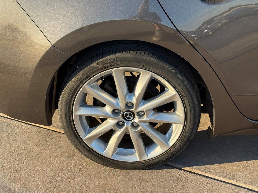 Used 2017 MAZDA MAZDA3 Grand Touring w/ Premium Equipment Package FWD image 6