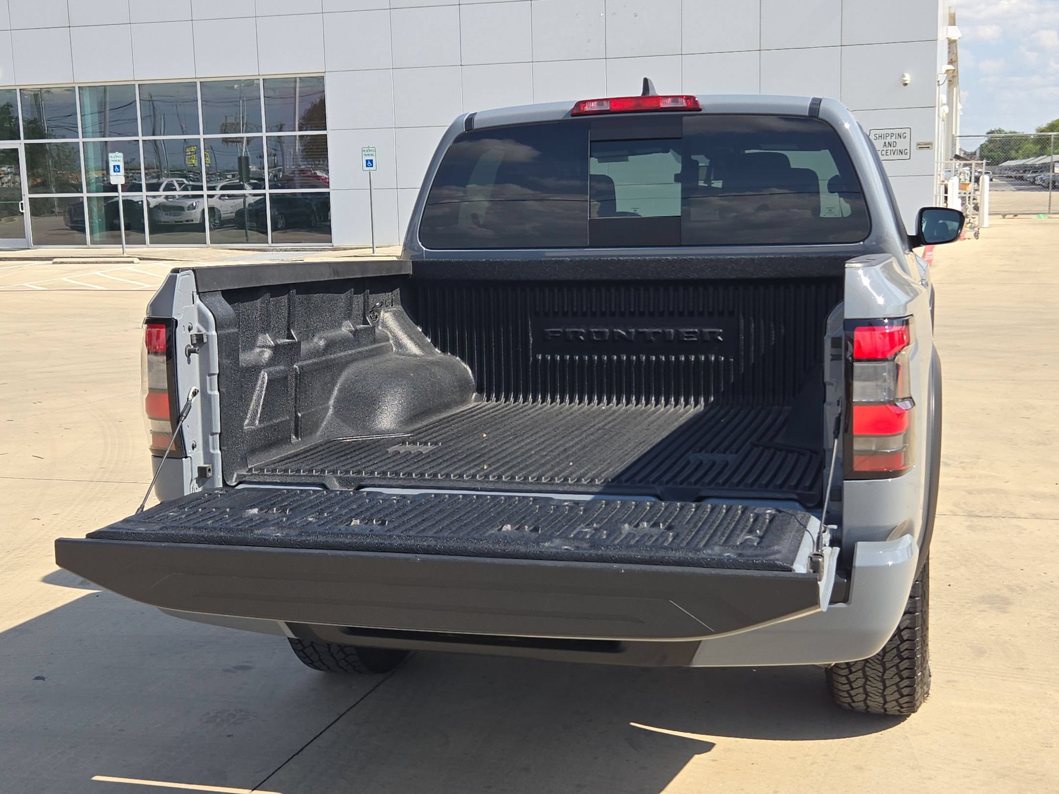 Used 2024 Nissan Frontier Pro-X RWD image 23