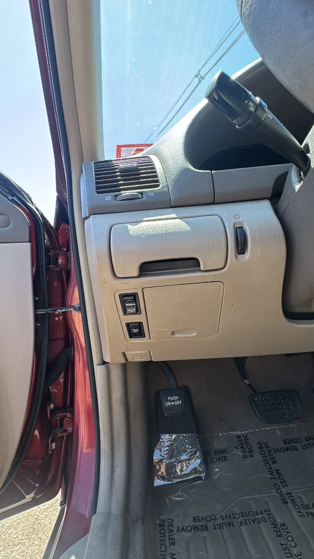 Used 2005 Toyota Camry LE FWD image 12