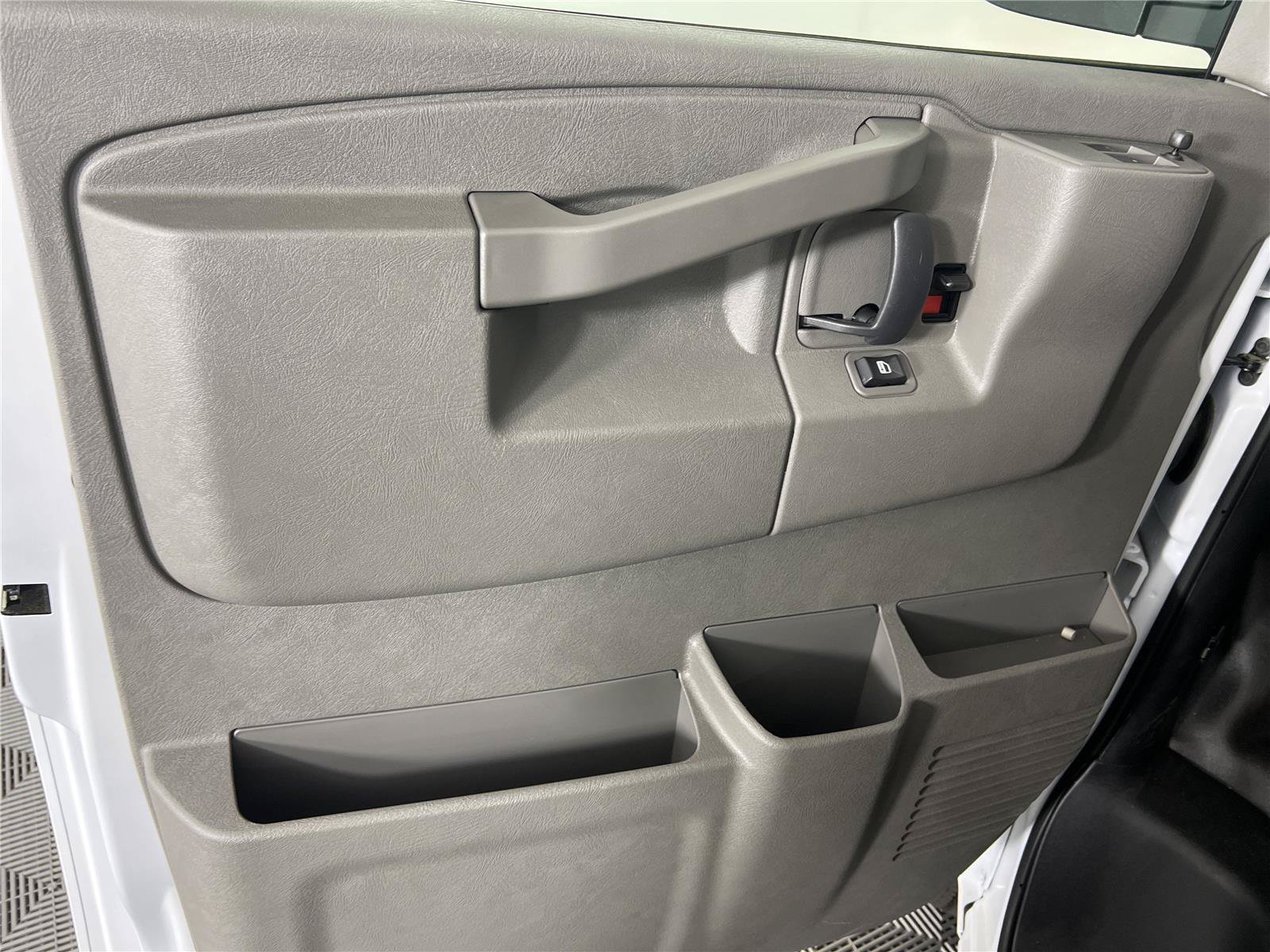 New 2025 GMC Savana 2500 w/ Driver Convenience Package RWD image 8