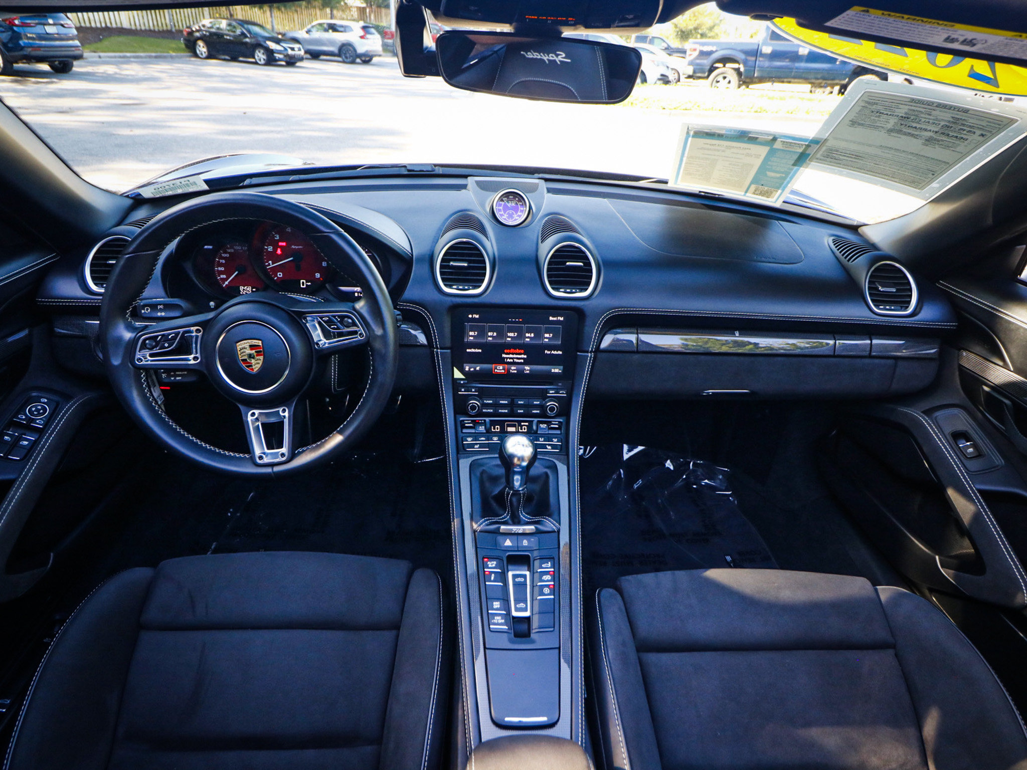 Used 2022 Porsche 718 Boxster Spyder RWD image 28