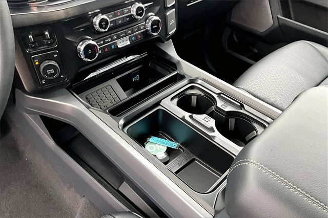 New 2026 Ford F250 Lariat w/ Black Appearance Package image 8