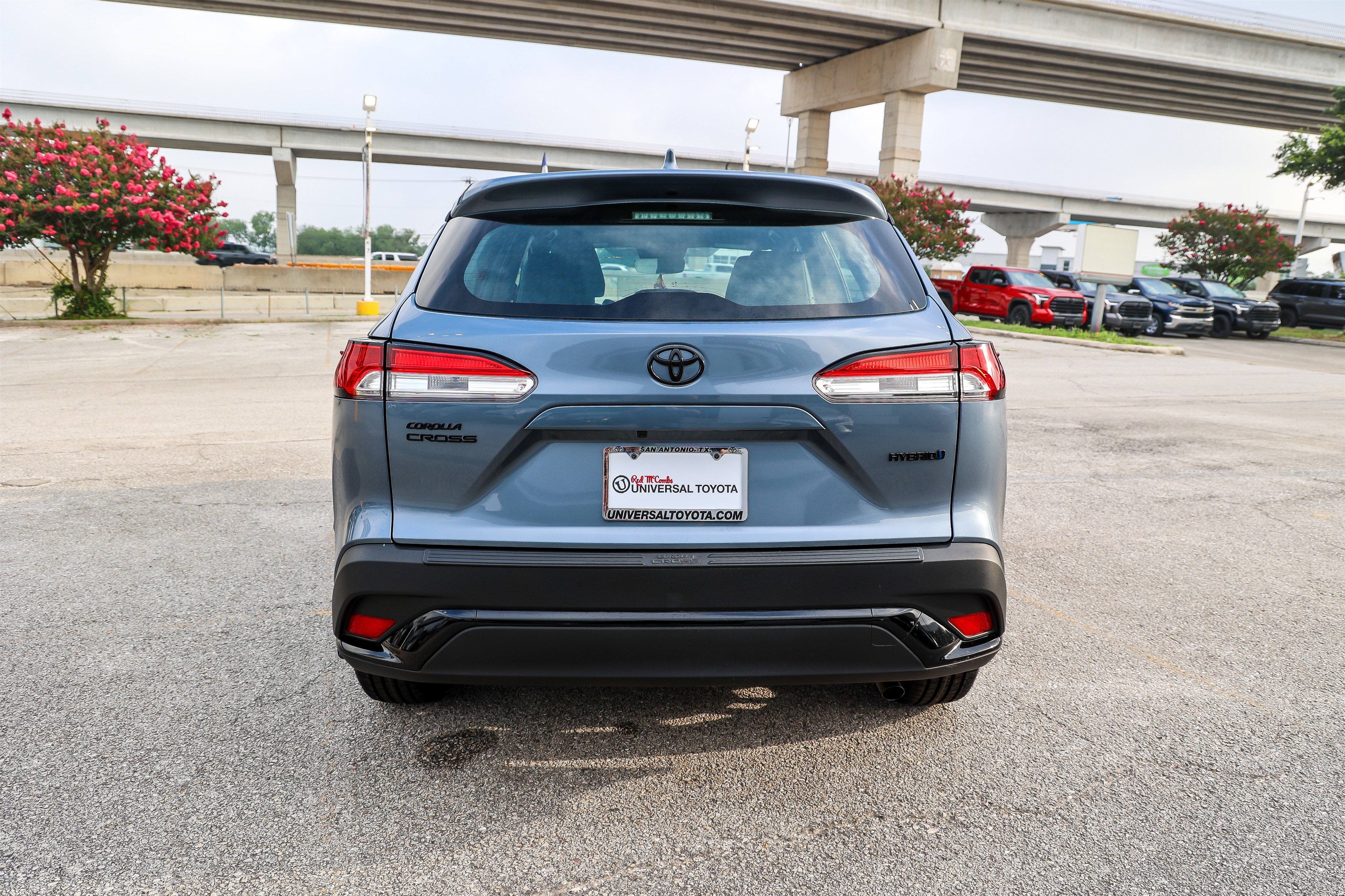 Used 2024 Toyota Corolla Cross AWD Hybrid image 8