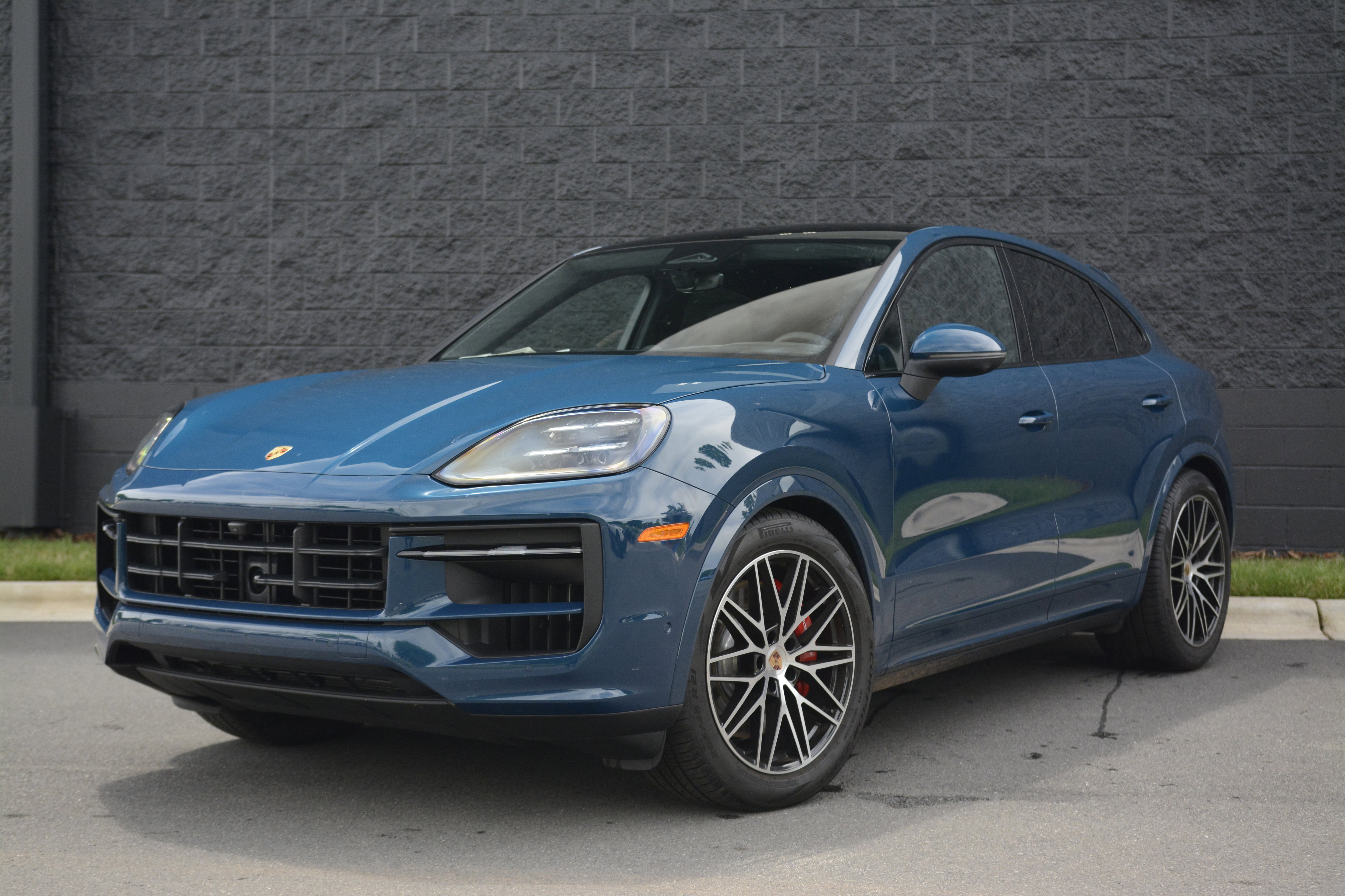 Certified 2026 Porsche Cayenne S AWD/4WD image 1