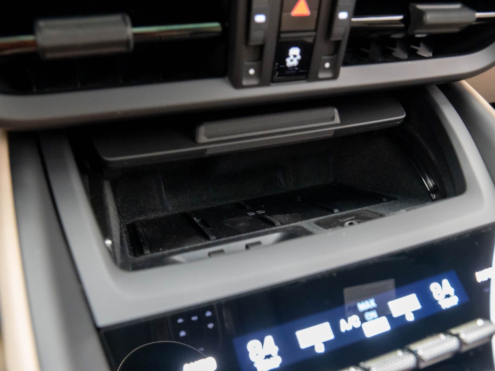 New 2025 Porsche Macan 4 Electric image 25