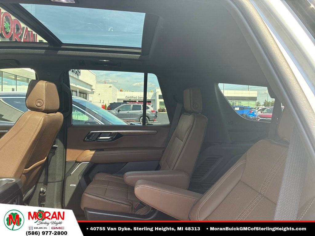 Used 2025 Chevrolet Tahoe High Country AWD/4WD image 8