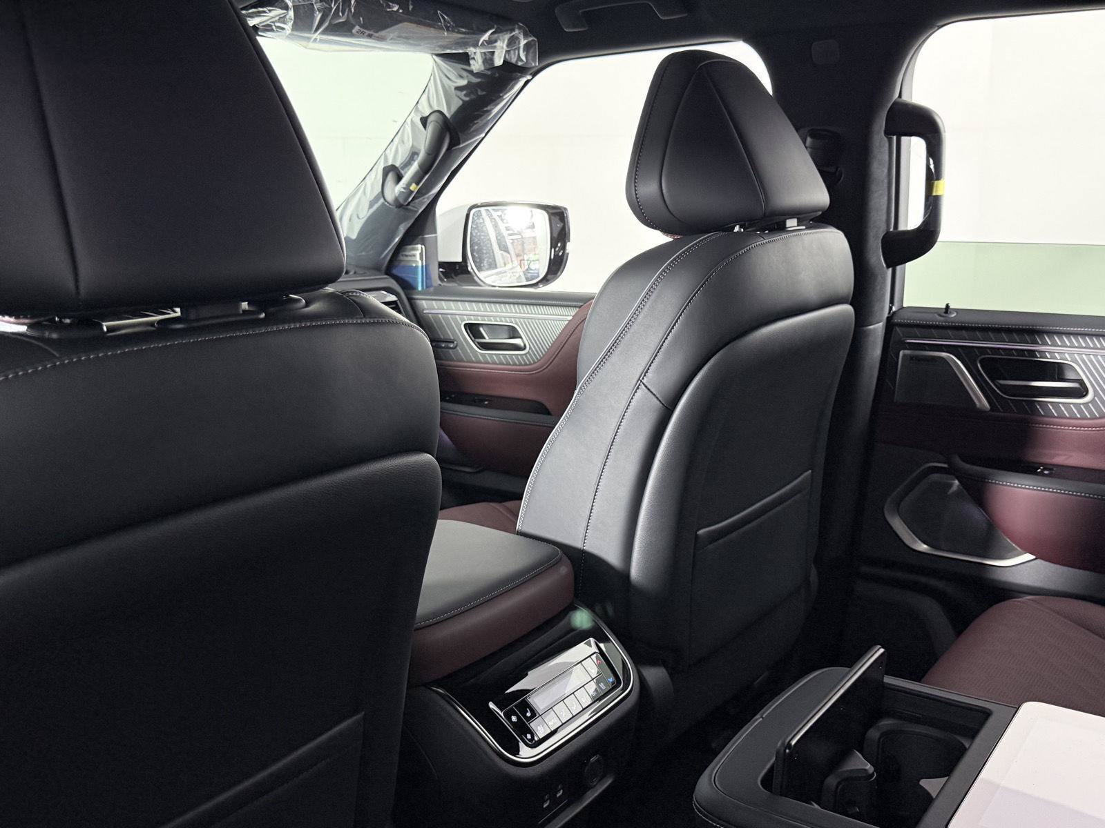 New 2027 INFINITI QX80 Autograph w/ Premium Cargo Package AWD/4WD image 23